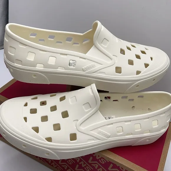 Vans Men’s Slip-On TrkMarshmallowVN0A5HF8FS8Sneakers