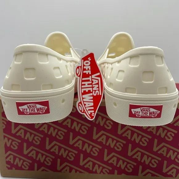 Vans Men’s Slip-On TrkMarshmallowVN0A5HF8FS8Sneakers