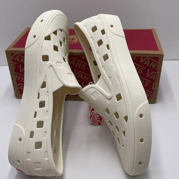 Vans Men’s Slip-On TrkMarshmallowVN0A5HF8FS8Sneakers