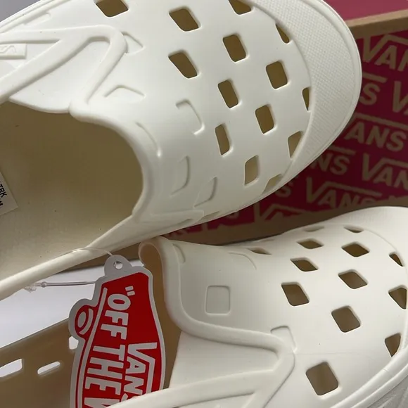 Vans Men’s Slip-On TrkMarshmallowVN0A5HF8FS8Sneakers