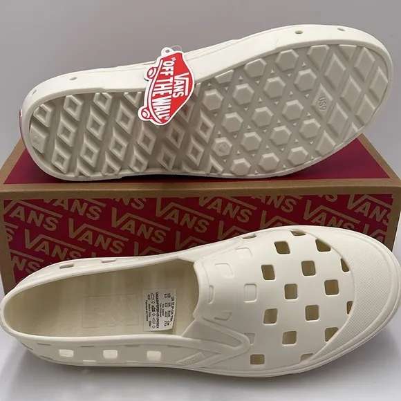 Vans Men’s Slip-On TrkMarshmallowVN0A5HF8FS8Sneakers