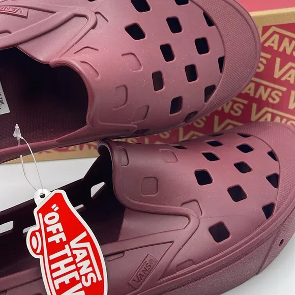 Vans Men’s Slip-On TrkTawny PortVN0A5HF8TWPSneakers