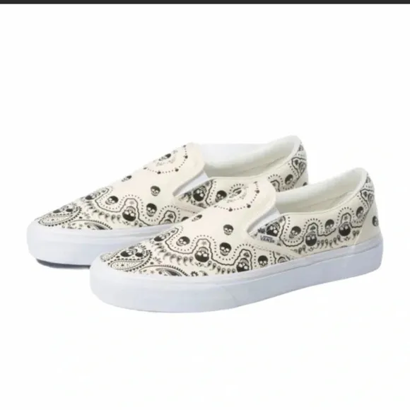 VANS off the wall Skull Print Shoes Classic Slip On Youth 4 New