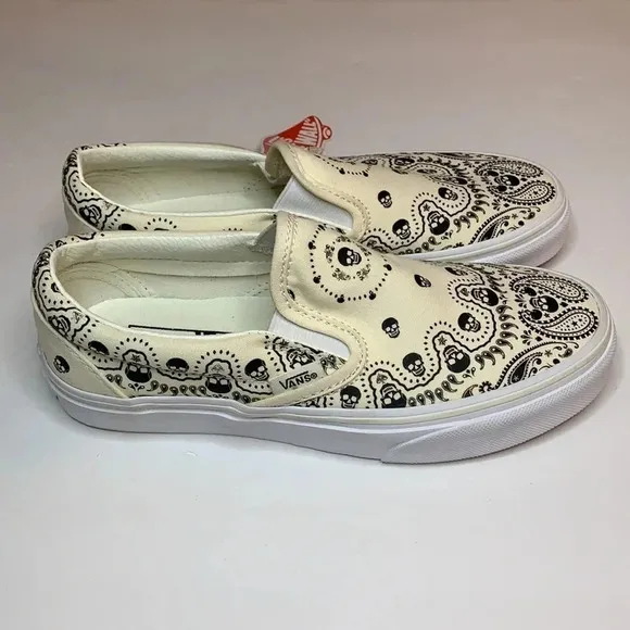 VANS off the wall Skull Print Shoes Classic Slip On Youth 4 New