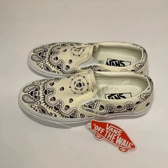 VANS off the wall Skull Print Shoes Classic Slip On Youth 4 New