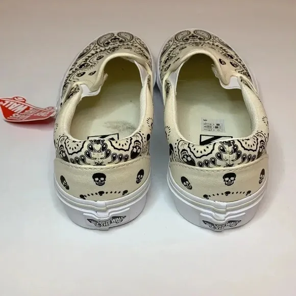 VANS off the wall Skull Print Shoes Classic Slip On Youth 4 New