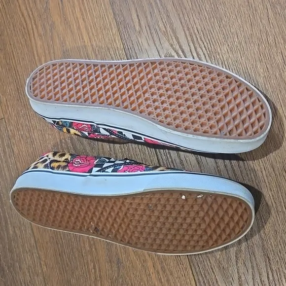VANS ROSE CHECKER BOARD LEOPARD PRINT SLIP ONS MENS SIZE 13.   #6848