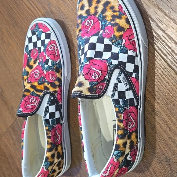 VANS ROSE CHECKER BOARD LEOPARD PRINT SLIP ONS MENS SIZE 13.   #6848