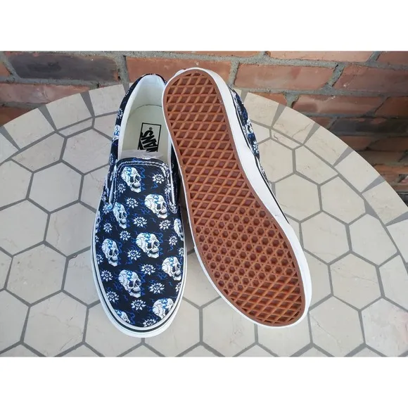 Vans Slip On Flash Skulls Black Blue Flame White  Size US 10 Men New
