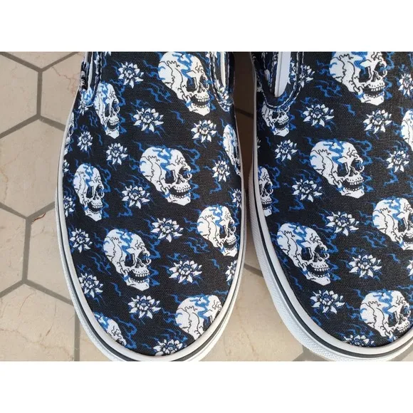 Vans Slip On Flash Skulls Black Blue Flame White  Size US 10 Men New