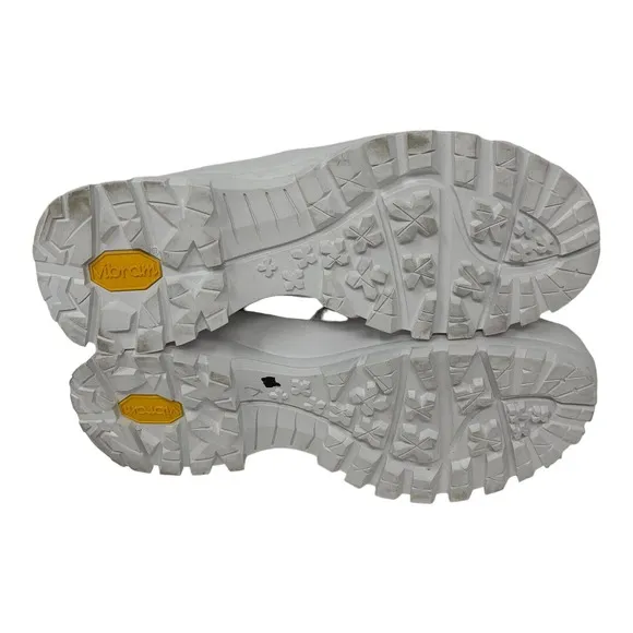 VANS VAULT AUTHENTIC VIBRAM TRUE WHITE LOW TOP SNEAKERS 7.5M/9W