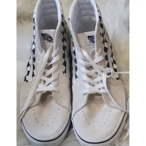 Vans White  Suede, Checkerboard  Hi Tops Sneakers For Men Size 11