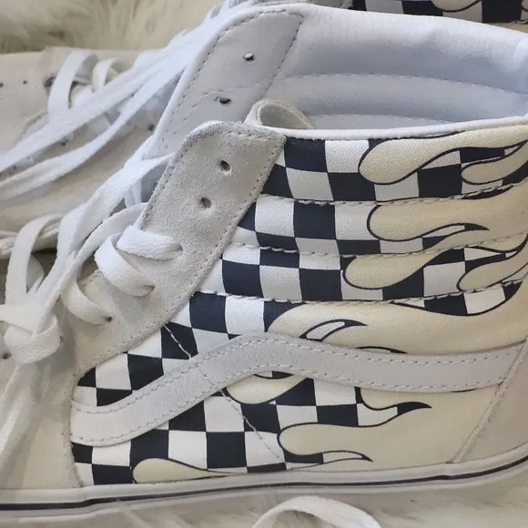 Vans White  Suede, Checkerboard  Hi Tops Sneakers For Men Size 11