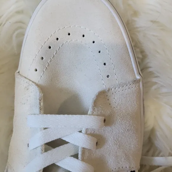 Vans White  Suede, Checkerboard  Hi Tops Sneakers For Men Size 11