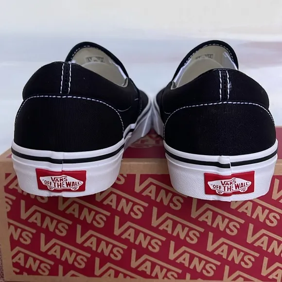 Vans WMNS Classic Slip-OnBlackVN000EYEBLKSneakers