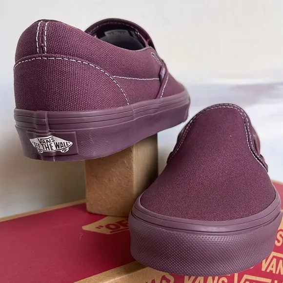 Vans WMNS Classic Slip-OnPastel Mono Plum WineVN000CT5CHISneakers