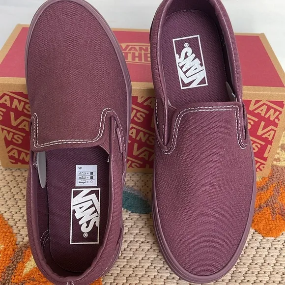 Vans WMNS Classic Slip-OnPastel Mono Plum WineVN000CT5CHISneakers