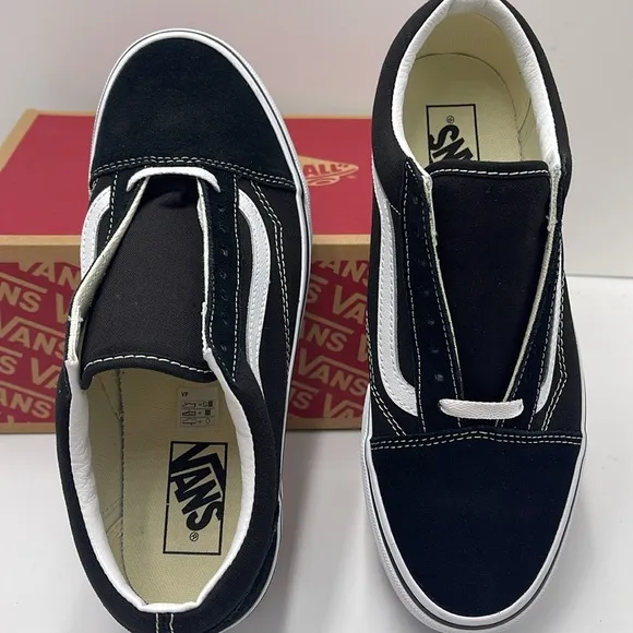 Vans Women’s Old Skool Stackform Suede/Canvas Black/True WVN0A7Q5M6BTPlatforms