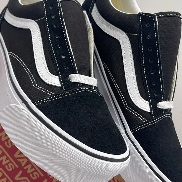Vans Women’s Old Skool Stackform Suede/Canvas Black/True WVN0A7Q5M6BTPlatforms