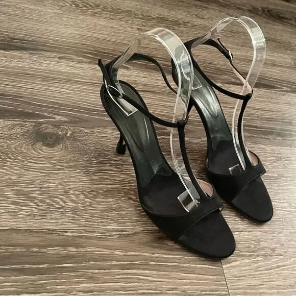 Vera Wang heels