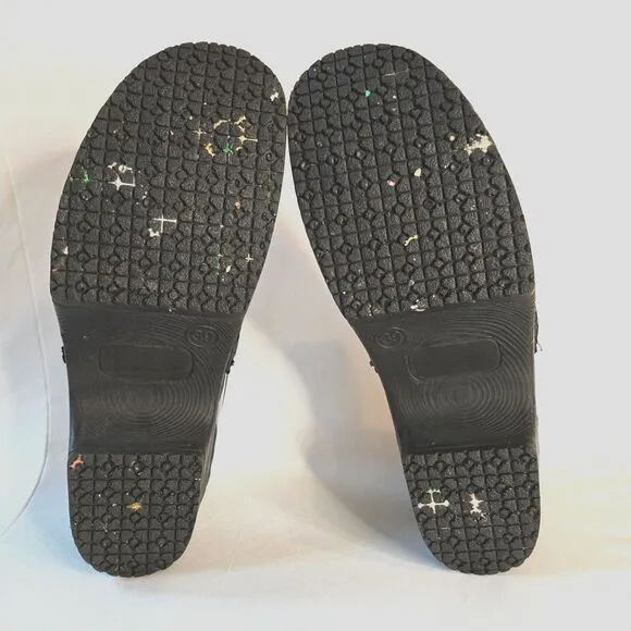 Verka Jobba Clogs in Gray Patent Leather