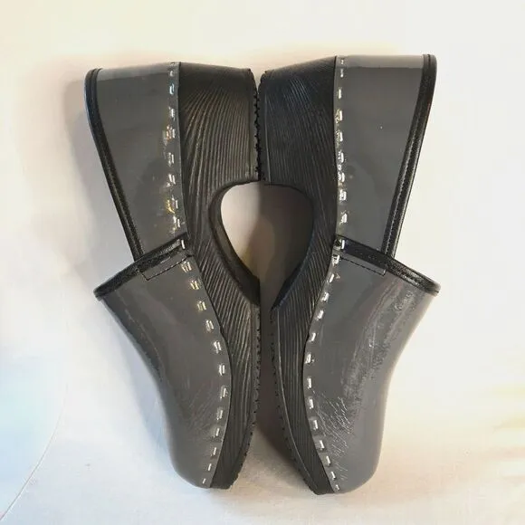 Verka Jobba Clogs in Gray Patent Leather