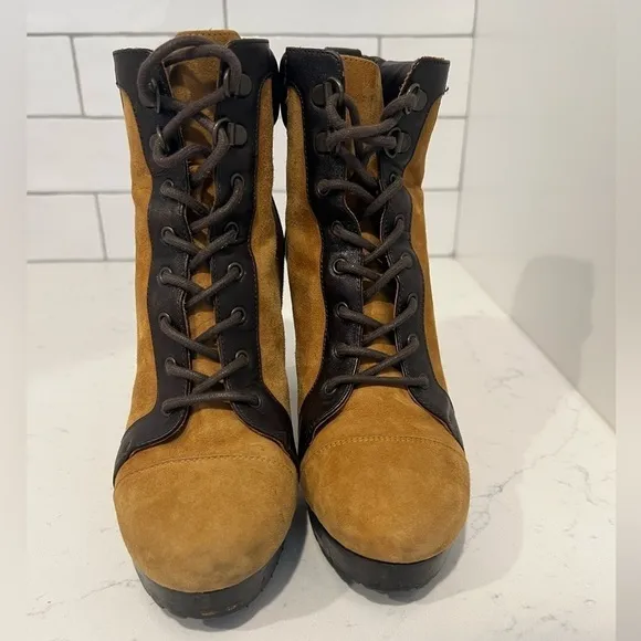 Veronica Beard Axel Lace Up Heeled Hiking Boot. Size 6 US / 36 EU.