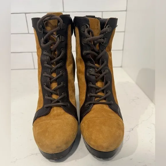 Veronica Beard Axel Lace Up Heeled Hiking Boot. Size 6 US / 36 EU.
