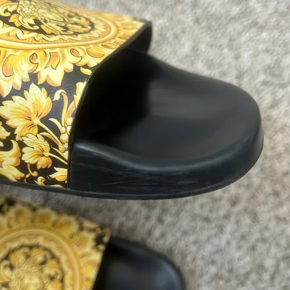 VERSACE Baroque Istante Medusa Slides