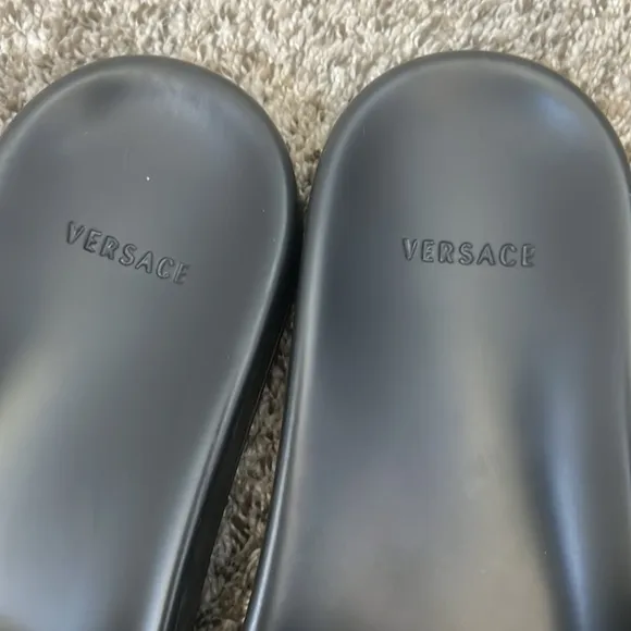 VERSACE Baroque Istante Medusa Slides