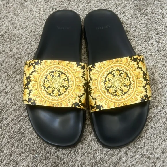 VERSACE Baroque Istante Medusa Slides