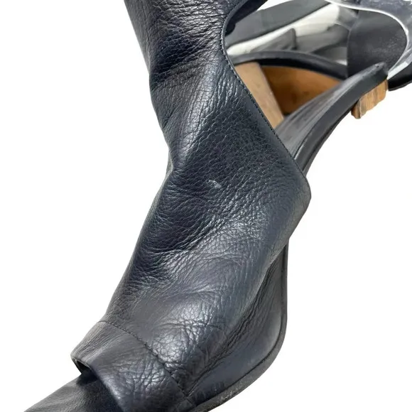 Vince Addie Cutout Black Leather Sandal Wood Heels Size US 8