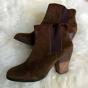 Vince Camuto Chestnut Brown Suede Block Heel Booties, Sz 8.5