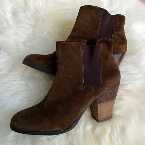 Vince Camuto Chestnut Brown Suede Block Heel Booties, Sz 8.5