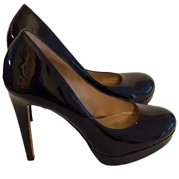 VINCE CAMUTO Patent Leather Round Toe Heels
