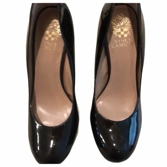 VINCE CAMUTO Patent Leather Round Toe Heels