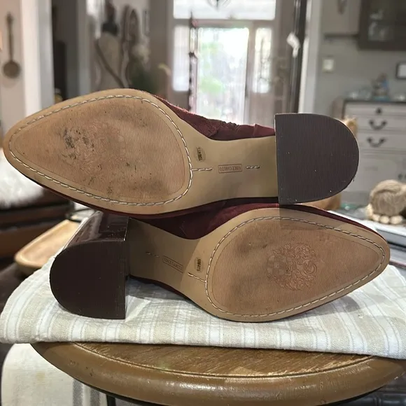 Vince Camuto Women’s Enverna High Gloss Block Heel Bootie in Bordo Suede-Size 10