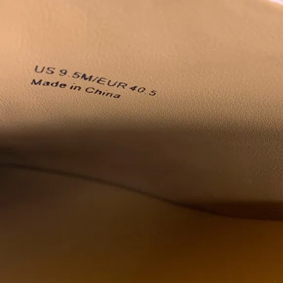 Vince Isa, Women's Tan leather platform minimalist Clogs. 9.5