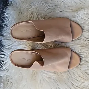Vince neutral slides in Tan Size 7M