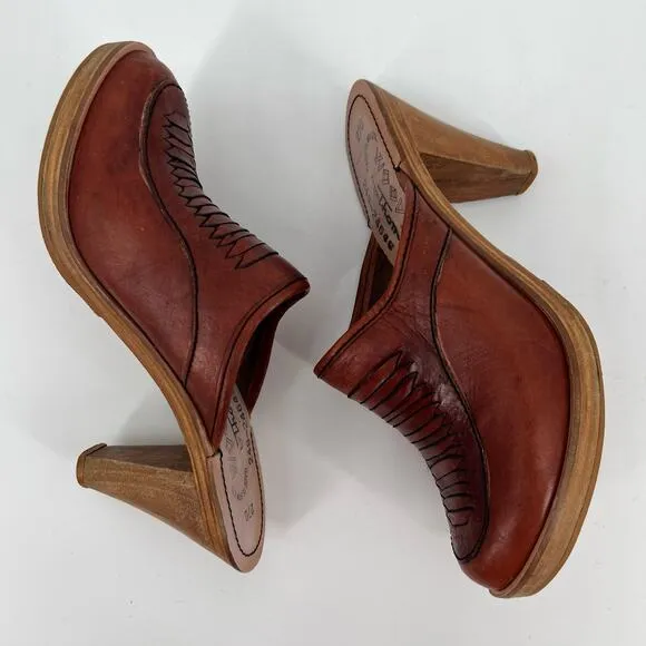 Vintage 70s Thom McAn Woodwork Clogs Sz 7.5 Heels Leather Cognac Brown Braided