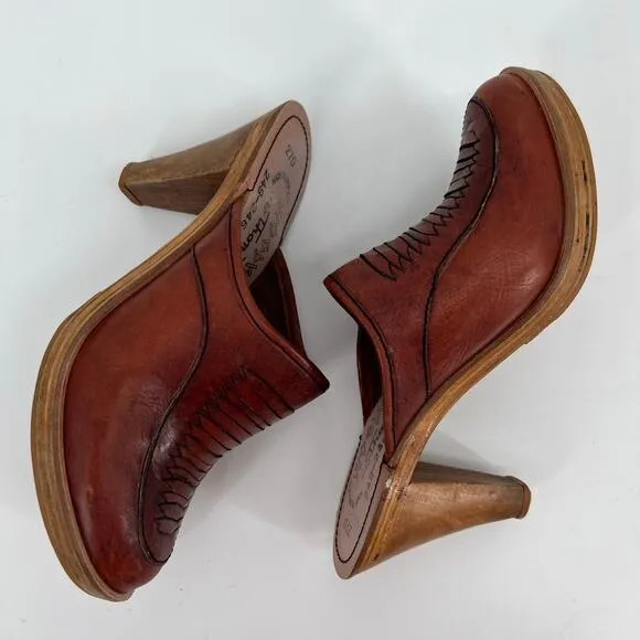 Vintage 70s Thom McAn Woodwork Clogs Sz 7.5 Heels Leather Cognac Brown Braided