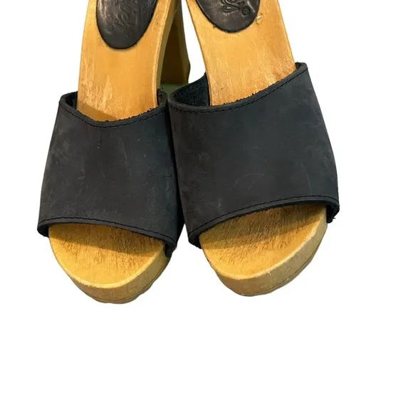Vintage Candies 1980's Demi Dark Blue Suede High Heel Slide  Sandals, Sz 6.5