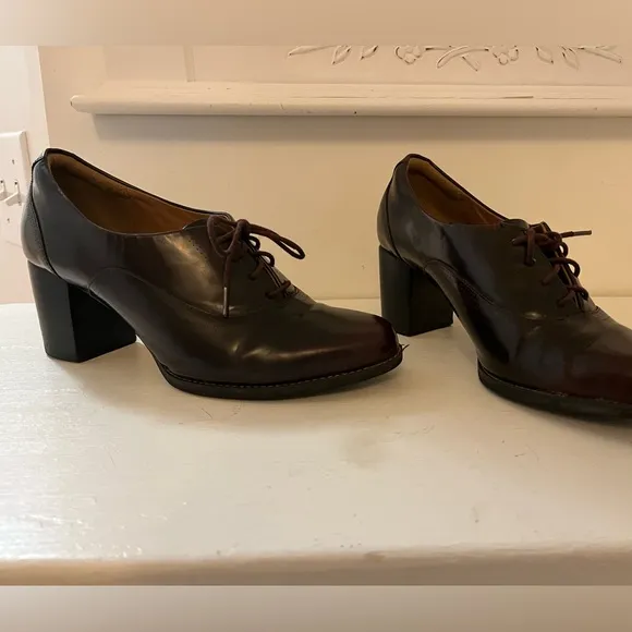Vintage Clark's Lace up Oxfords