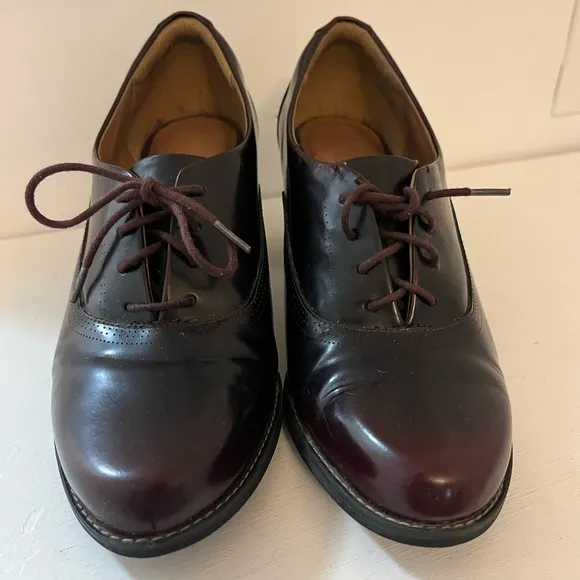 Vintage Clark's Lace up Oxfords