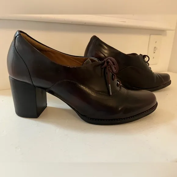 Vintage Clark's Lace up Oxfords