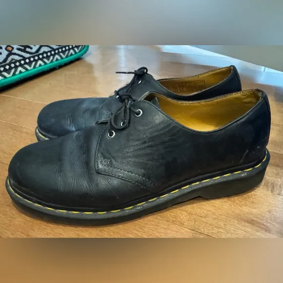 Vintage Dr. Martens 1461 Derbys Oxfords loafers leather black men 8 wmn 9 grunge
