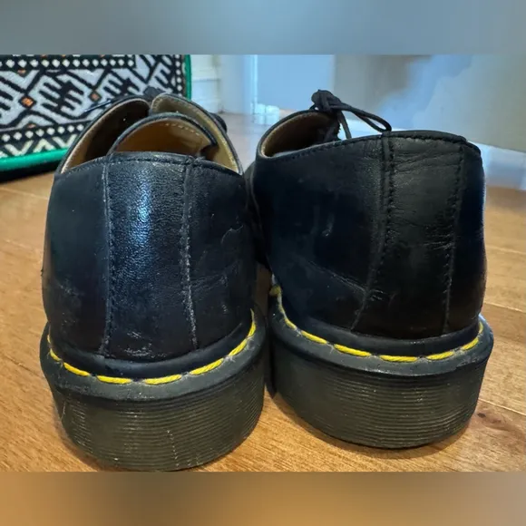 Vintage Dr. Martens 1461 Derbys Oxfords loafers leather black men 8 wmn 9 grunge