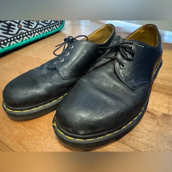 Vintage Dr. Martens 1461 Derbys Oxfords loafers leather black men 8 wmn 9 grunge