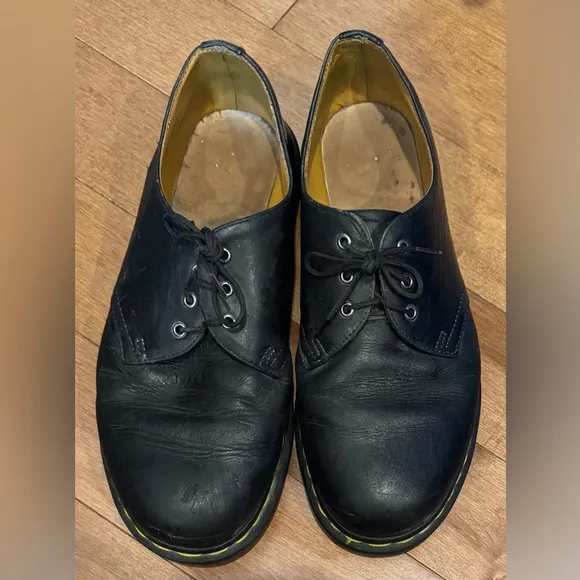 Vintage Dr. Martens 1461 Derbys Oxfords loafers leather black men 8 wmn 9 grunge