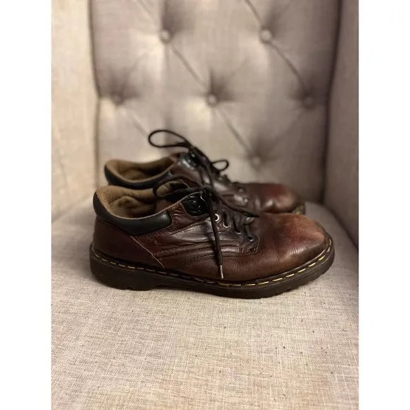 Vintage Dr Martens 8052 Leather England Oxfords